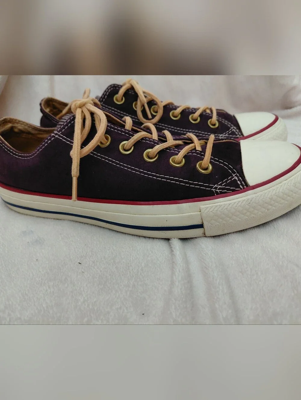 Converse Low-Top Unisex Canvas Sneakers - Picture 2 of 6
